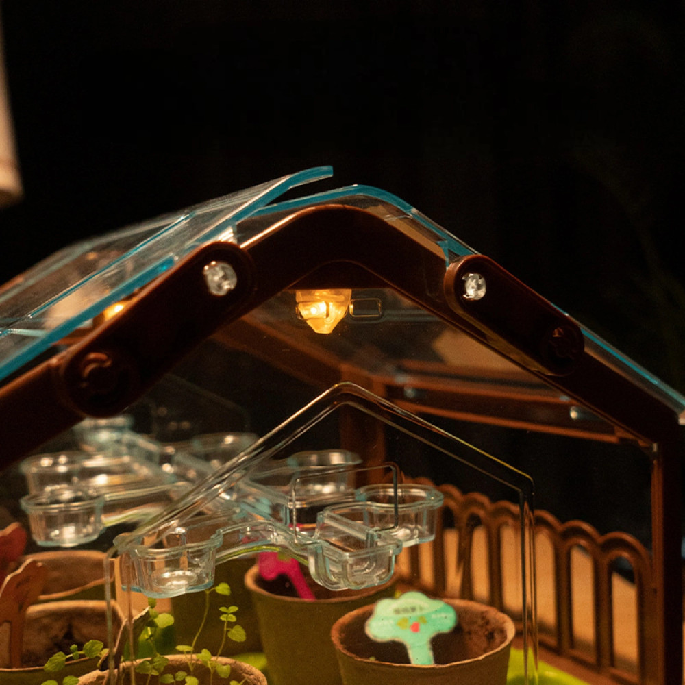 Mini-seră pentru copii cu panou solar