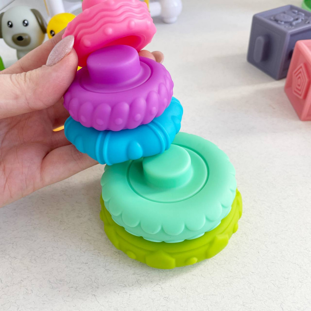 Набор для раннего развития с фигурками и кубиками