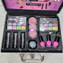 Набор косметики в металлическом кейсе с зеркальцем, 20 элементов.
