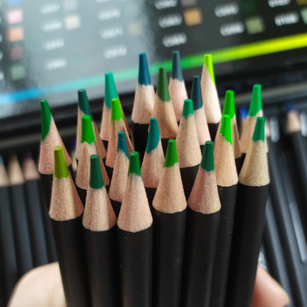 Набор цветных карандашей в металлическом кейсе, 120 цветов.