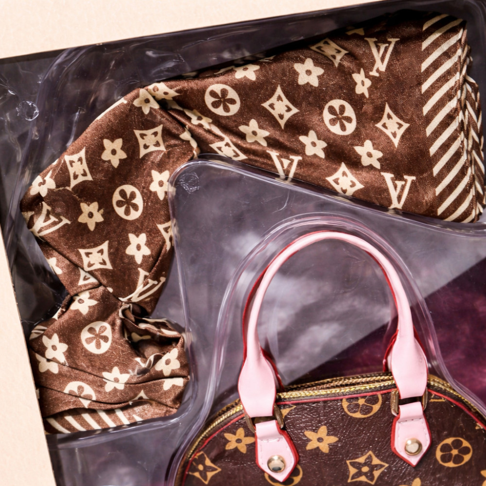 Set de cosmetică pentru copii cu geantă, ceas și bijuterii